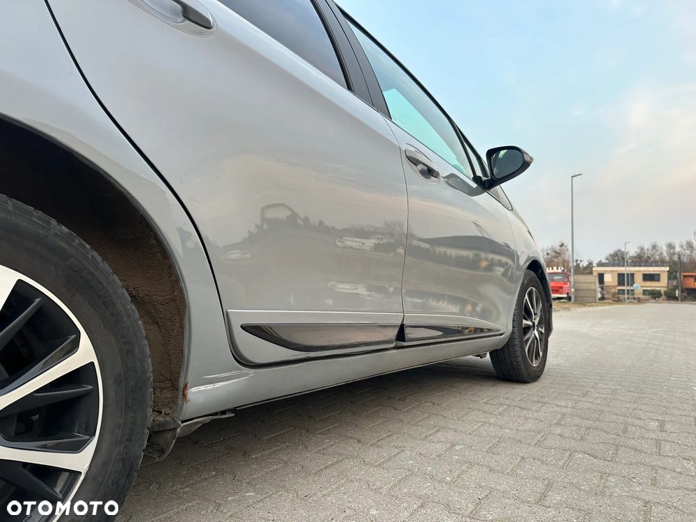 Toyota Yaris 1.5 Premium CVT - 25