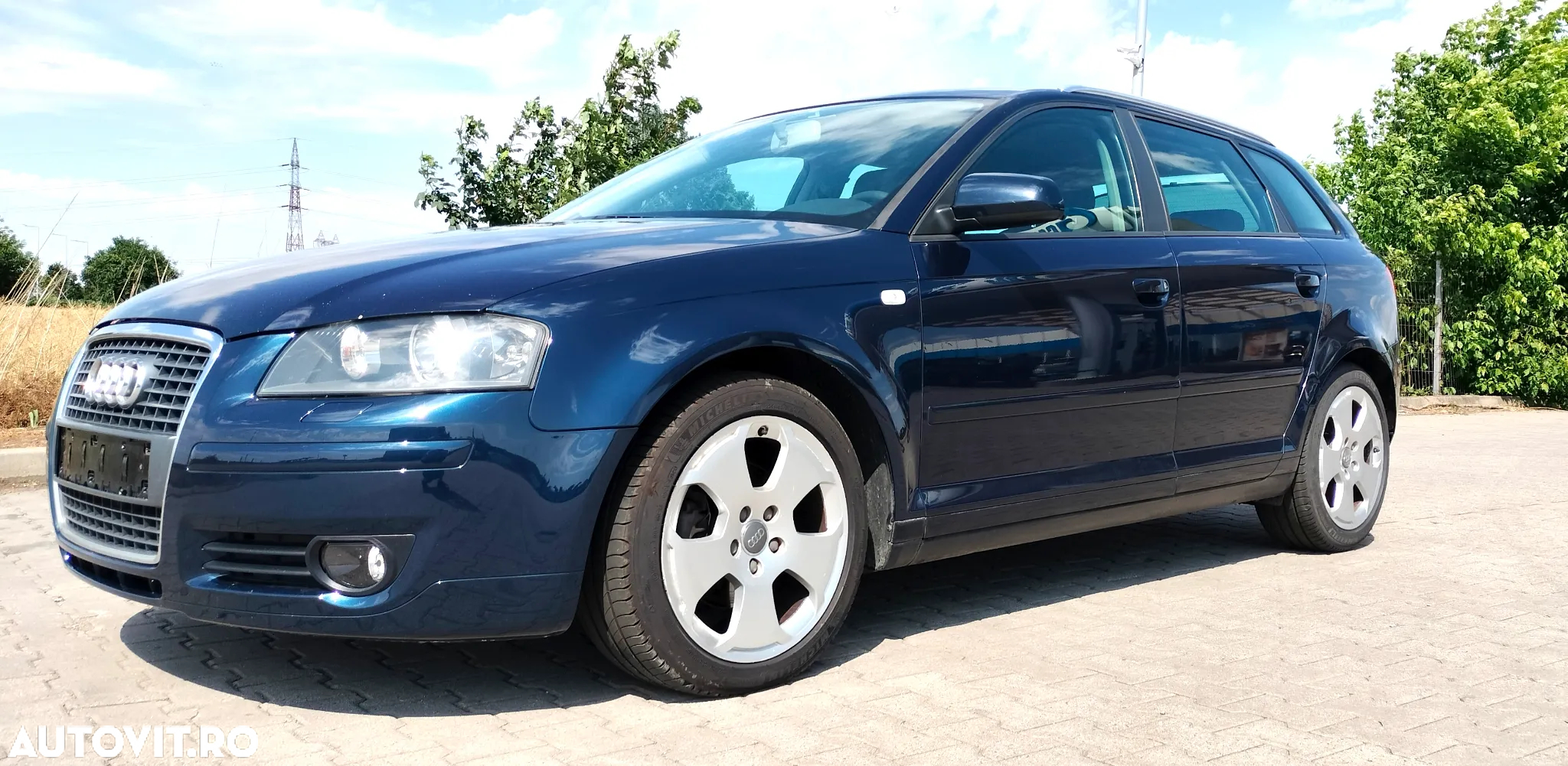 Audi A3 2.0 TDI Sportback DPF (DSG) S tronic Ambiente - 2