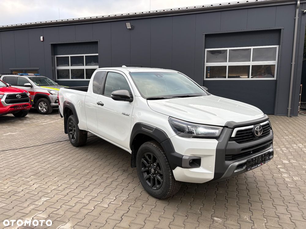 Toyota Hilux - 16