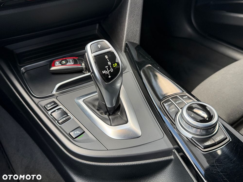 BMW Seria 3 325d Sport Line Shadow - 22