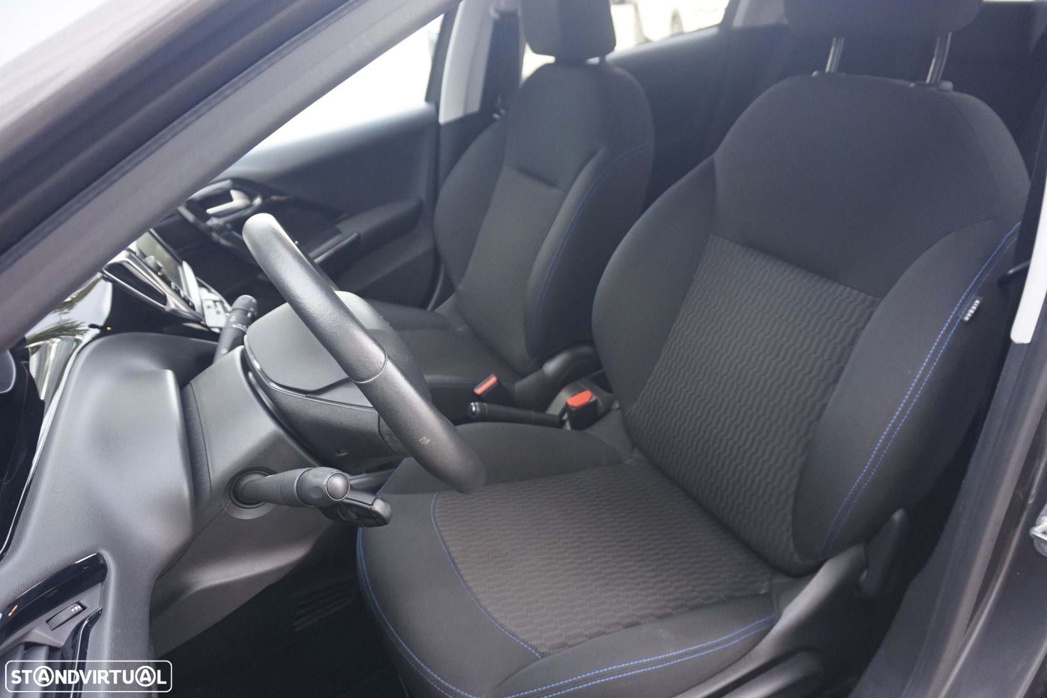 Peugeot 208 1.2 PureTech Signature - 6