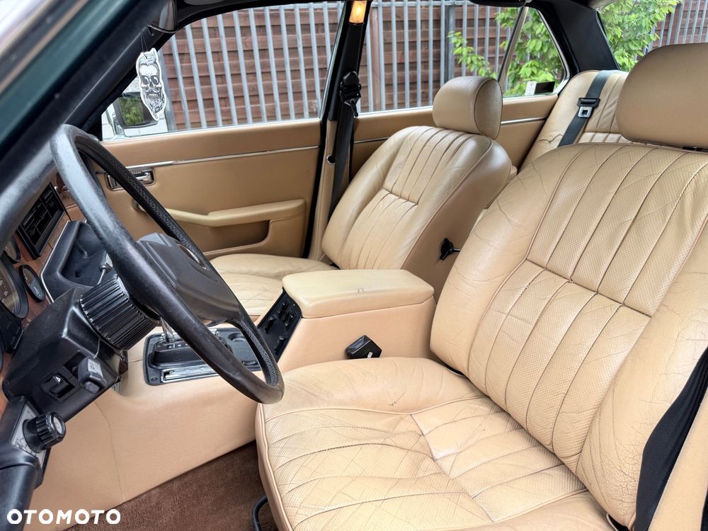 Jaguar XJ - 12