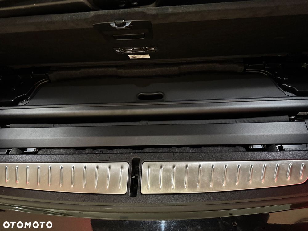BMW Seria 5 530i xDrive mHEV - 36