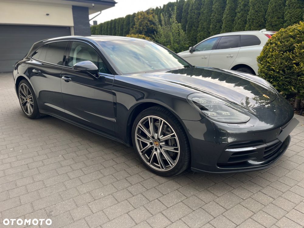 Porsche Panamera 4 Sport Turismo - 12