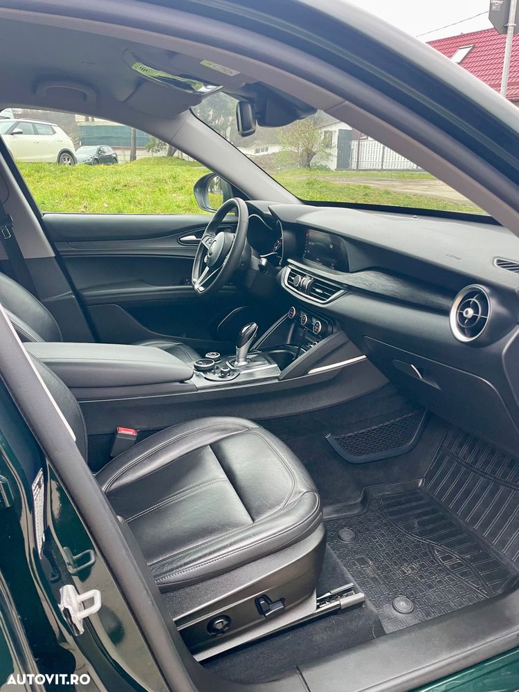 Alfa Romeo Stelvio 2.0 Turbo 16V AT8-Q4 - 16