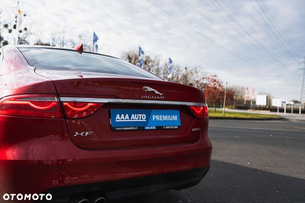 Jaguar XF - 11