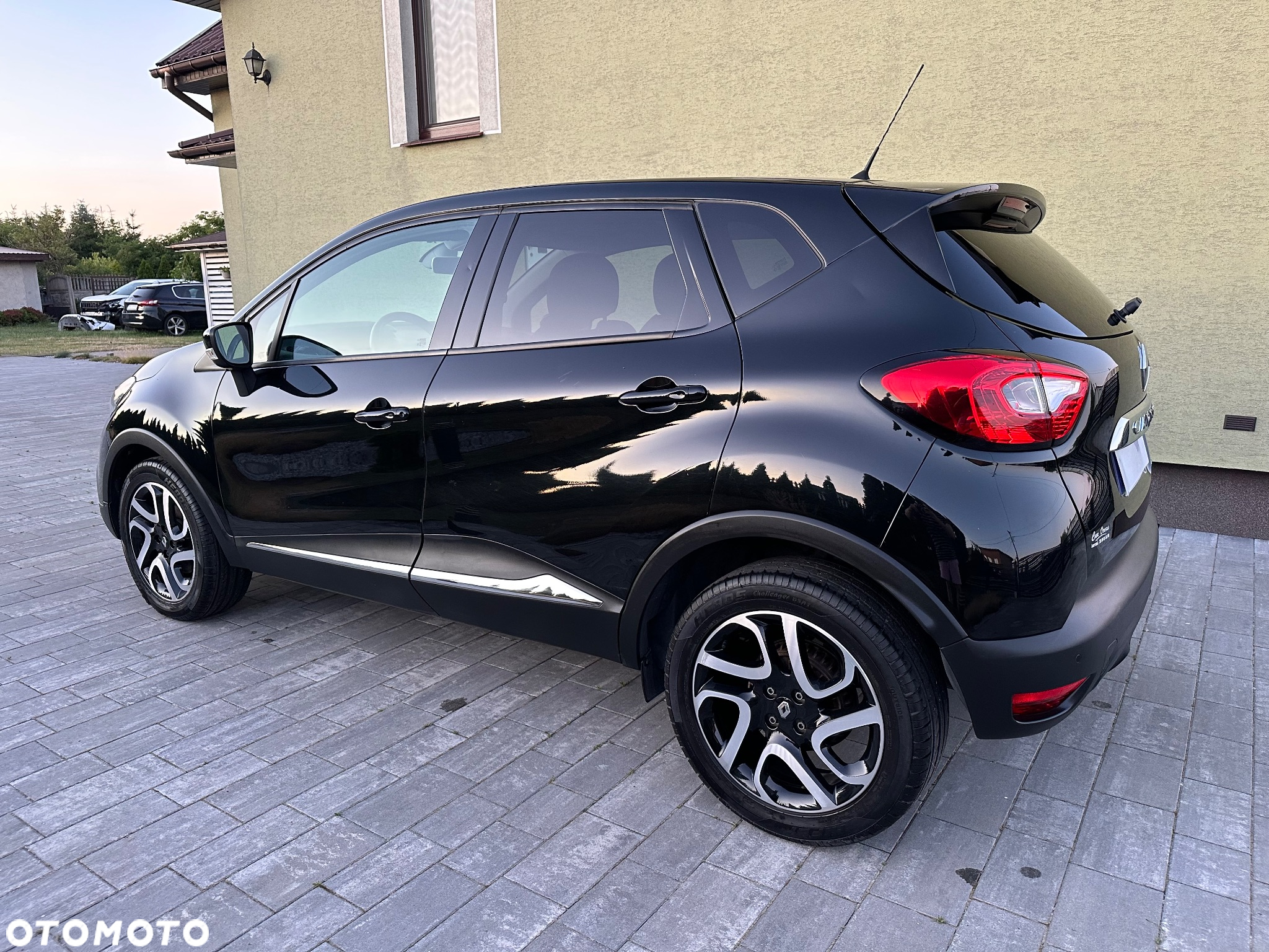 Renault Captur 1.5 dCi Intens EDC - 4