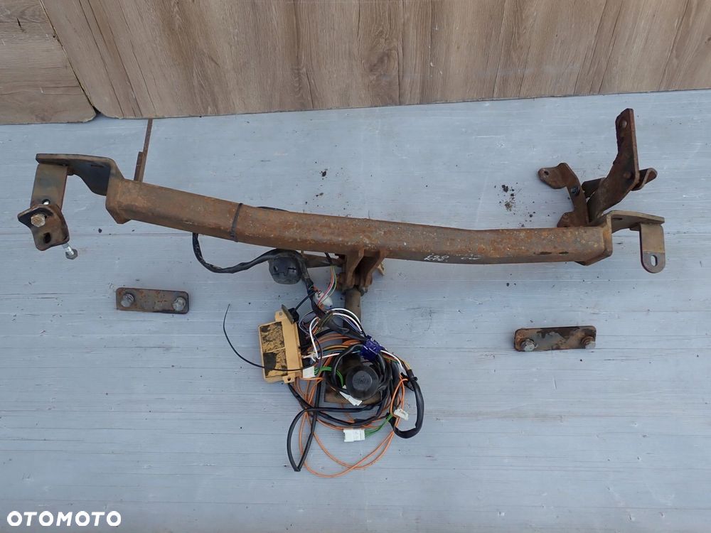 HYUNDAI i40 11-18 HAK HOLOWNICZY - 2