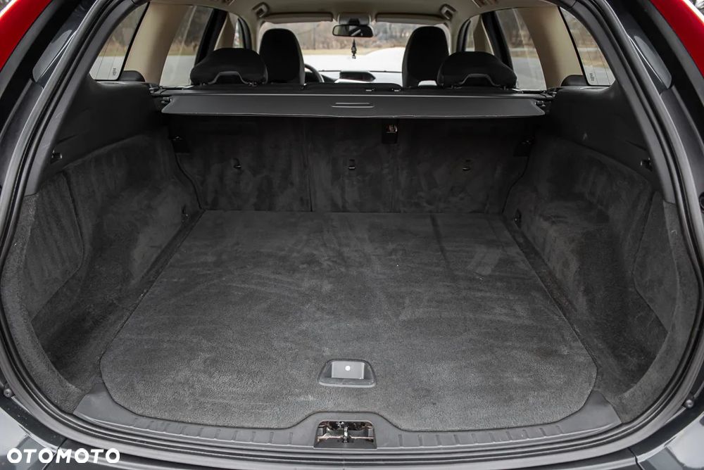 Volvo XC 60 2.4D AWD RDesign - 25