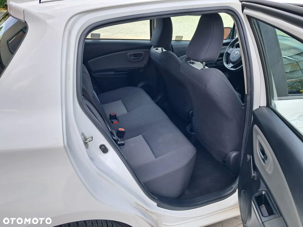 Toyota Yaris 1.5 Premium CVT - 11