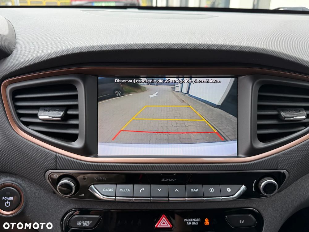 Hyundai IONIQ - 7