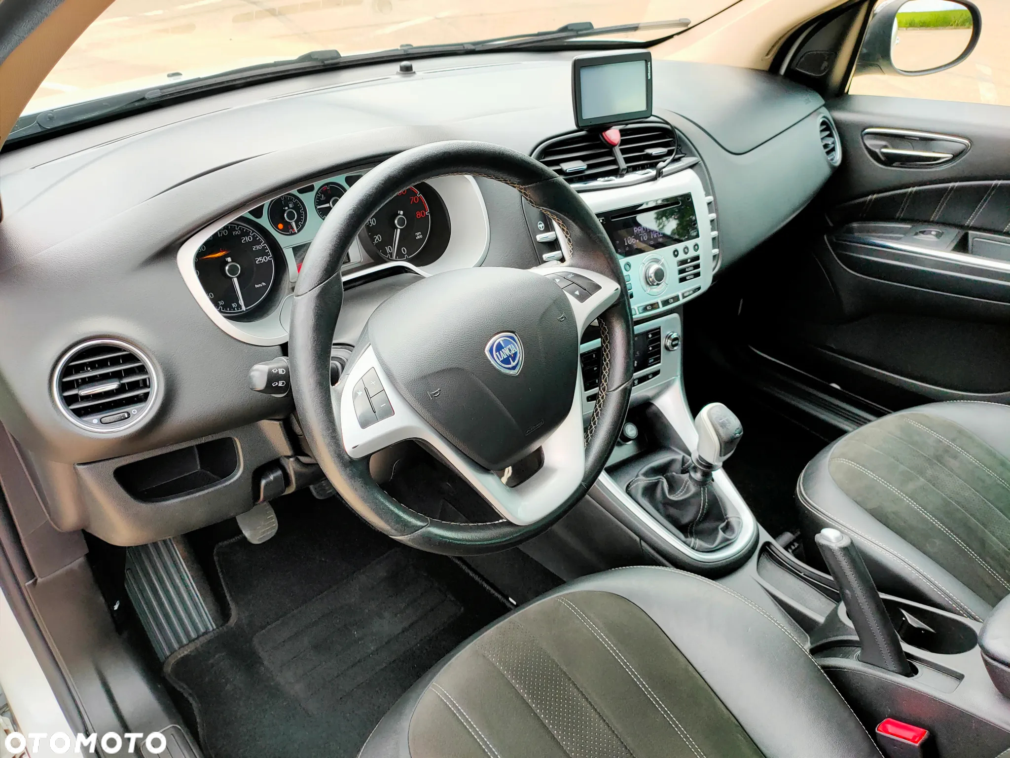 Lancia Delta 1.4 T-Jet 16v Oro - 9