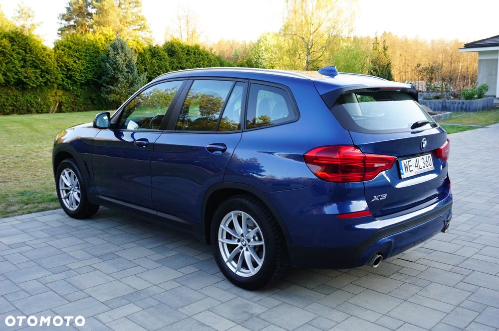 BMW X3 xDrive20i Advantage - 9