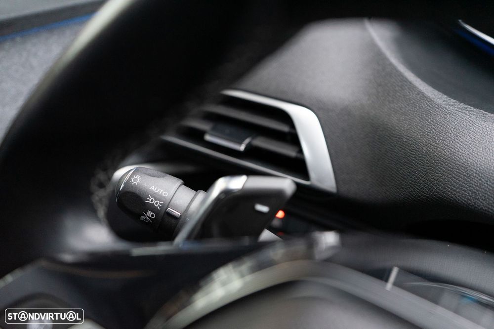 Peugeot 3008 1.6 Hybrid Allure Pack e-EAT8 - 36