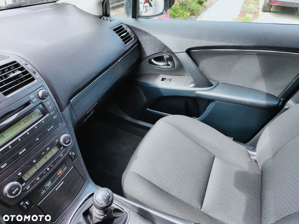 Toyota Avensis 2.0 Sol EU5 - 16