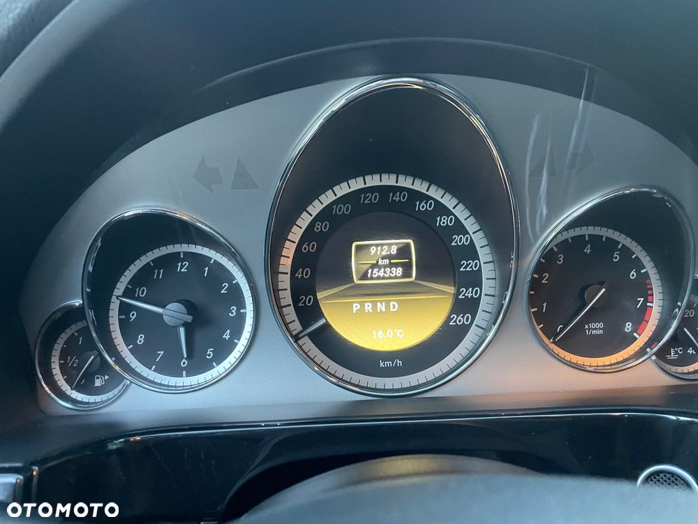 Mercedes-Benz Klasa E 200 CGI BlueEFFICIENCY 7G-TRONIC Avantgarde - 6