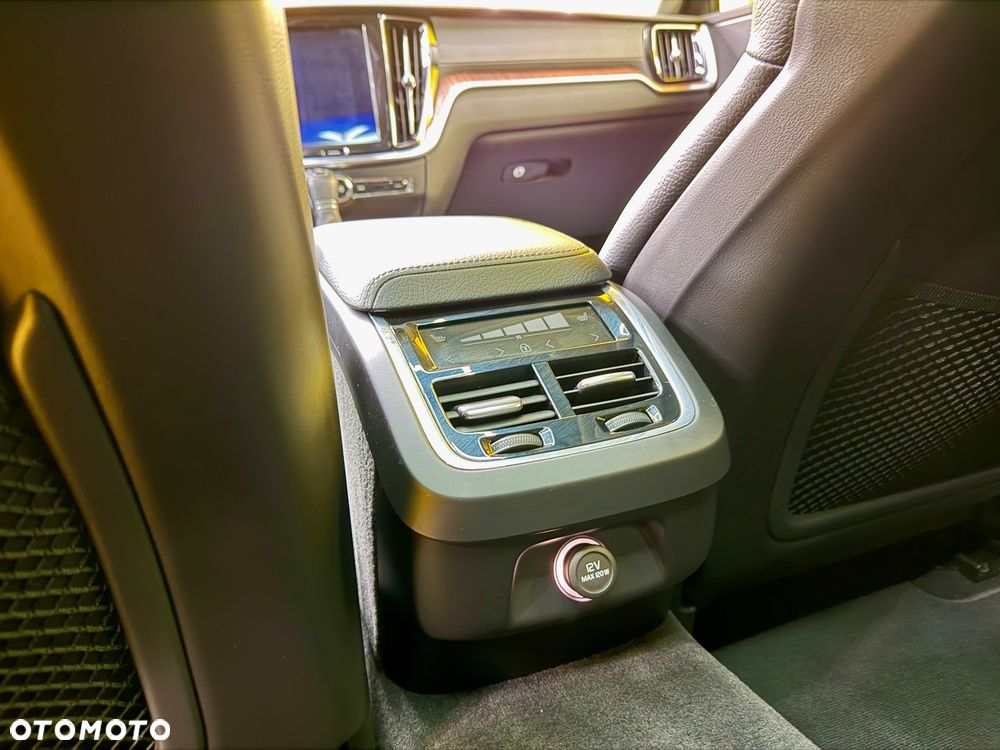 Volvo V60 Cross Country T5 AWD Geartronic - 12