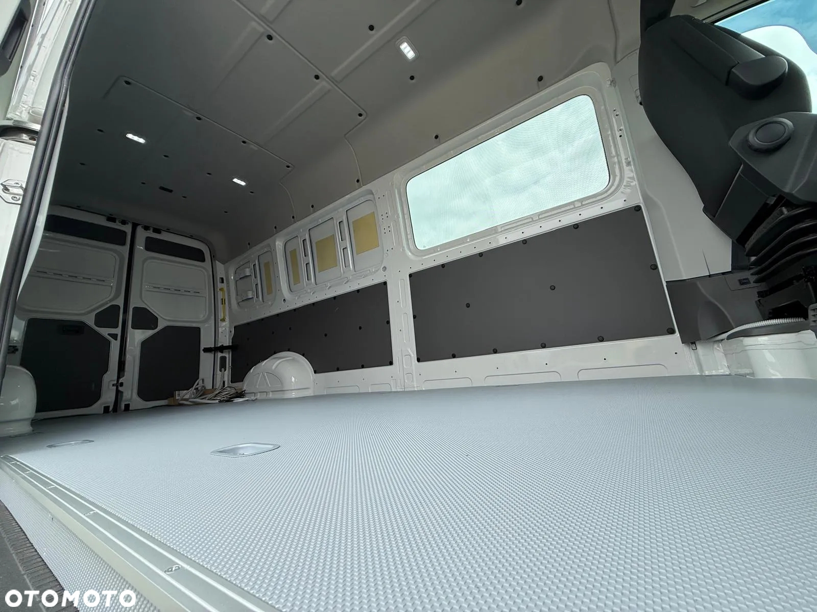 Volkswagen Crafter - 27
