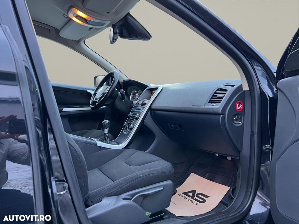 Volvo XC 60 DRIVe Momentum - 19