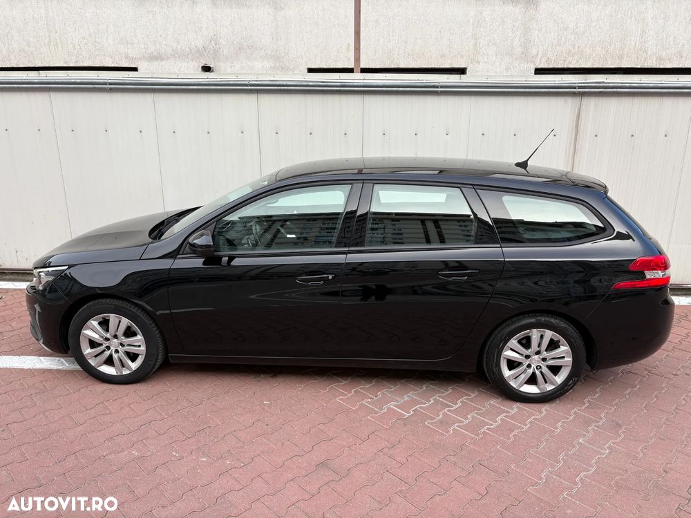 Peugeot 308 PureTech 130 GPF EAT8 Stop & Start Active Business-Paket - 16