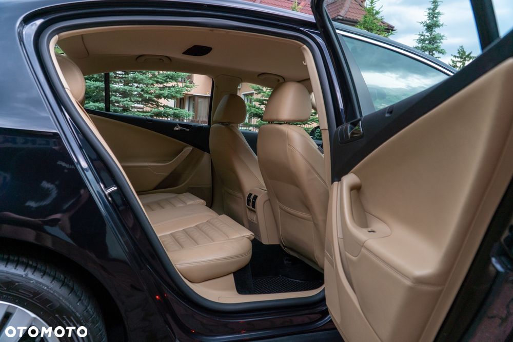 Volkswagen Passat 2.0 TDI DPF Highline - 15