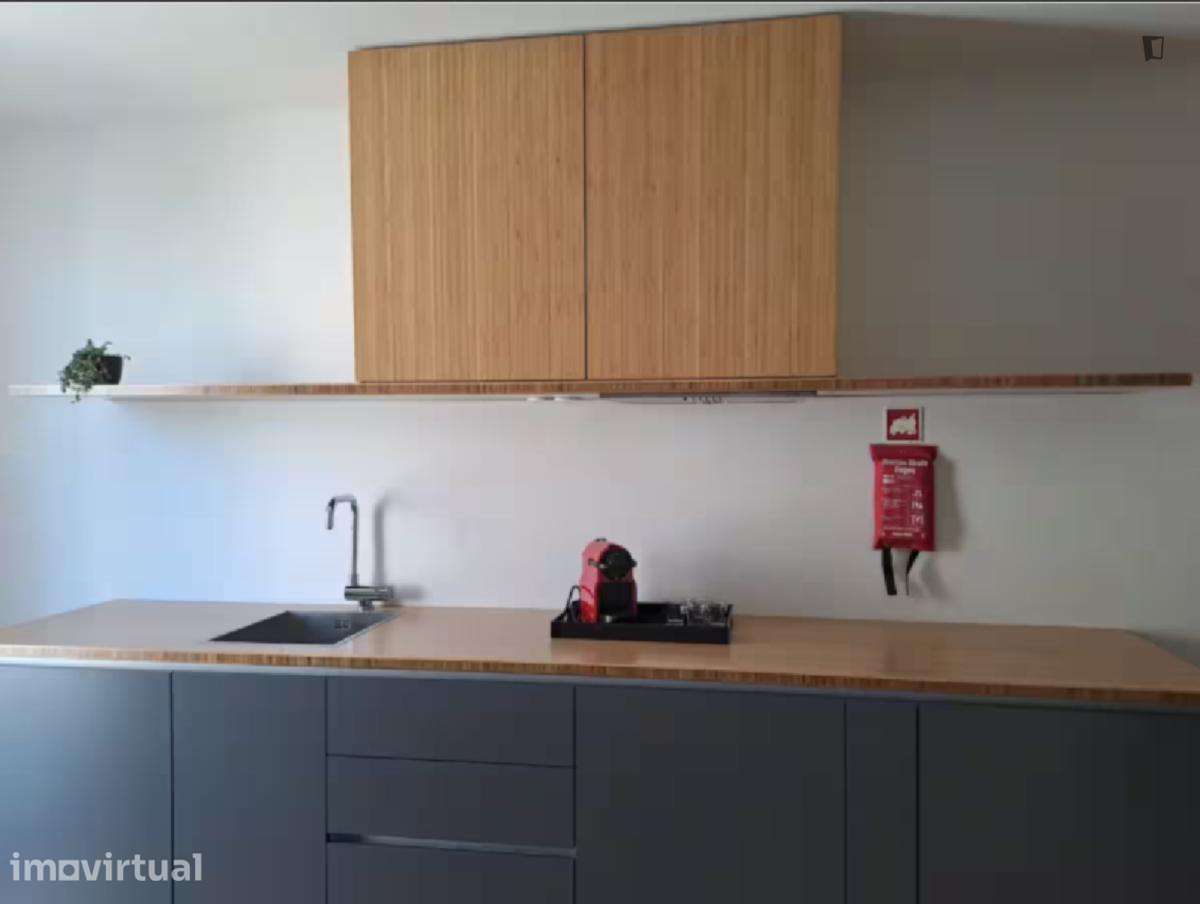 Apartamento com 1 quartos - localizado em São Nicolau Porto - Grande imagem: 4/10