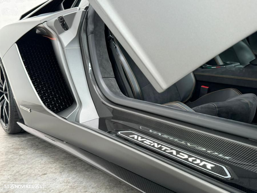 Lamborghini Aventador S Roadster - 20