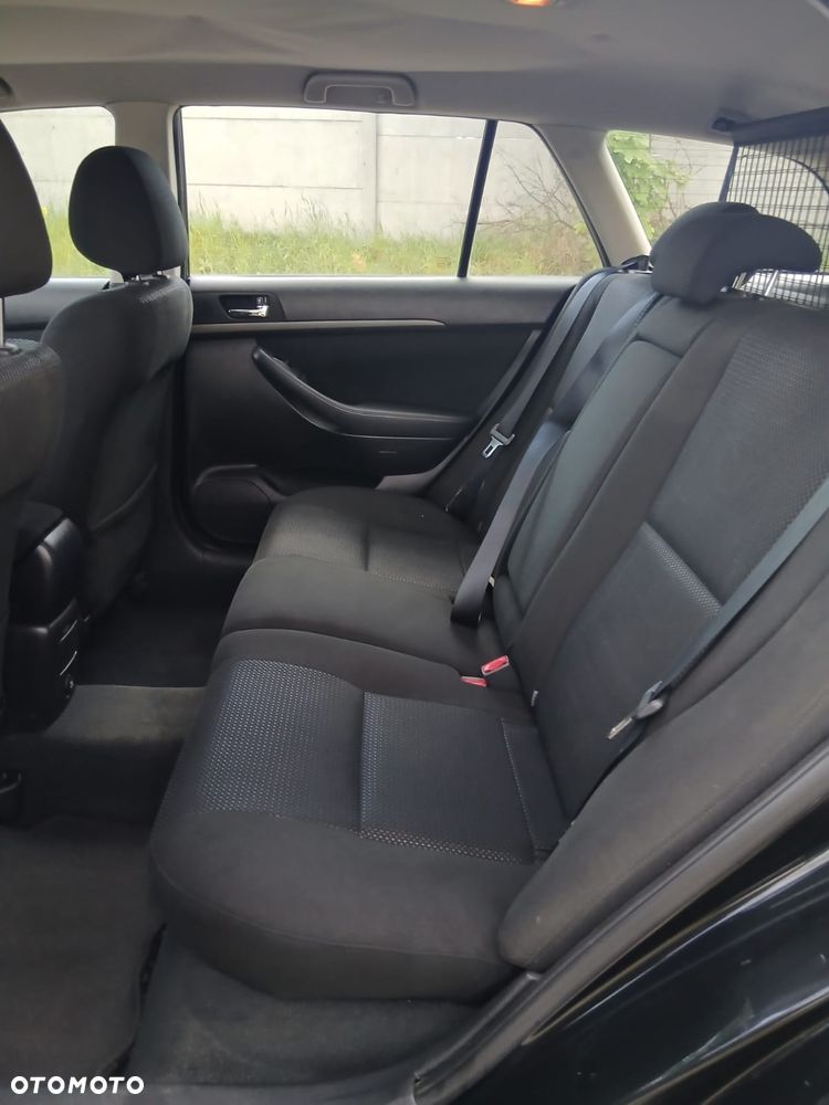 Toyota Avensis 2.0 D-4D High - 7