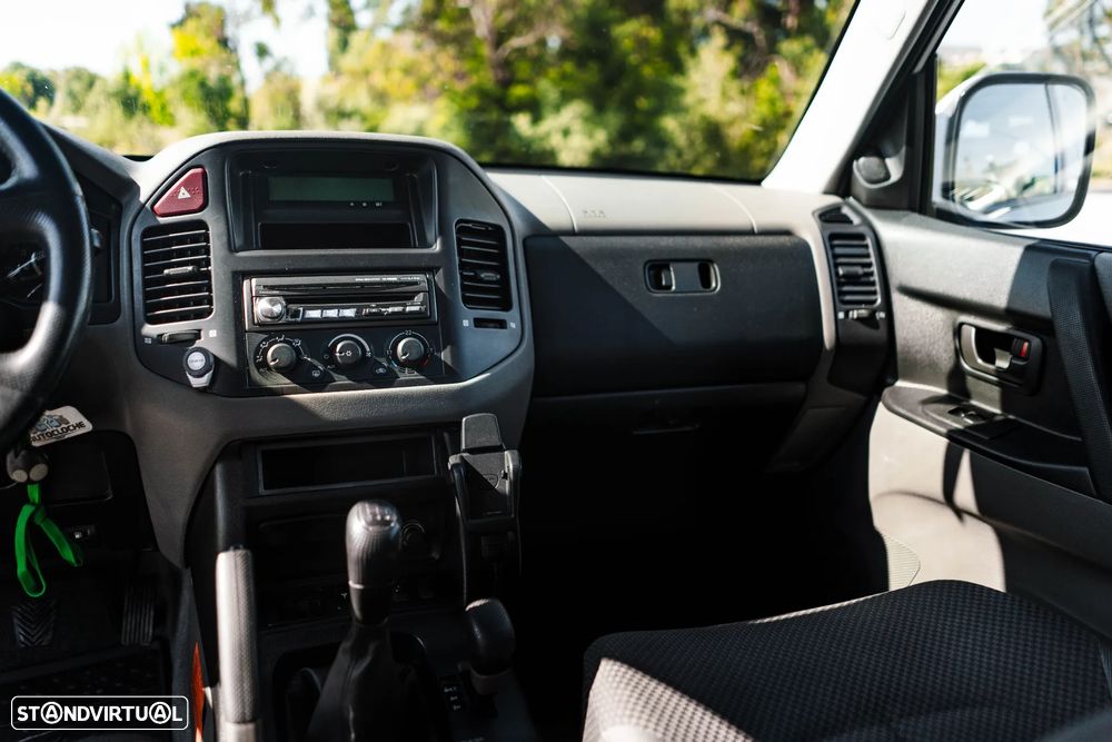 Mitsubishi Pajero 3.2 DI-D GLS ABS - 40