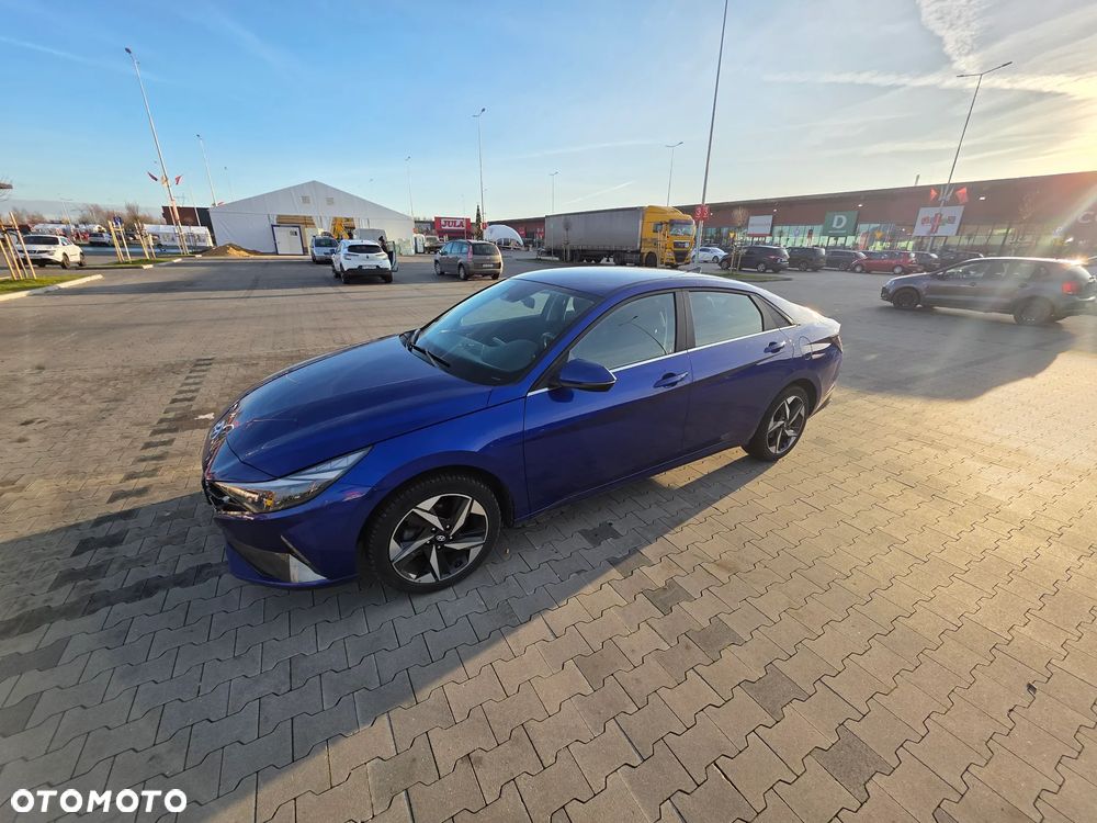 Hyundai Elantra 1.6 Executive - 1