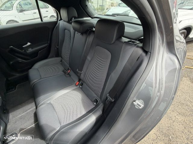 Mercedes-Benz A 250 e Style Plus - 17