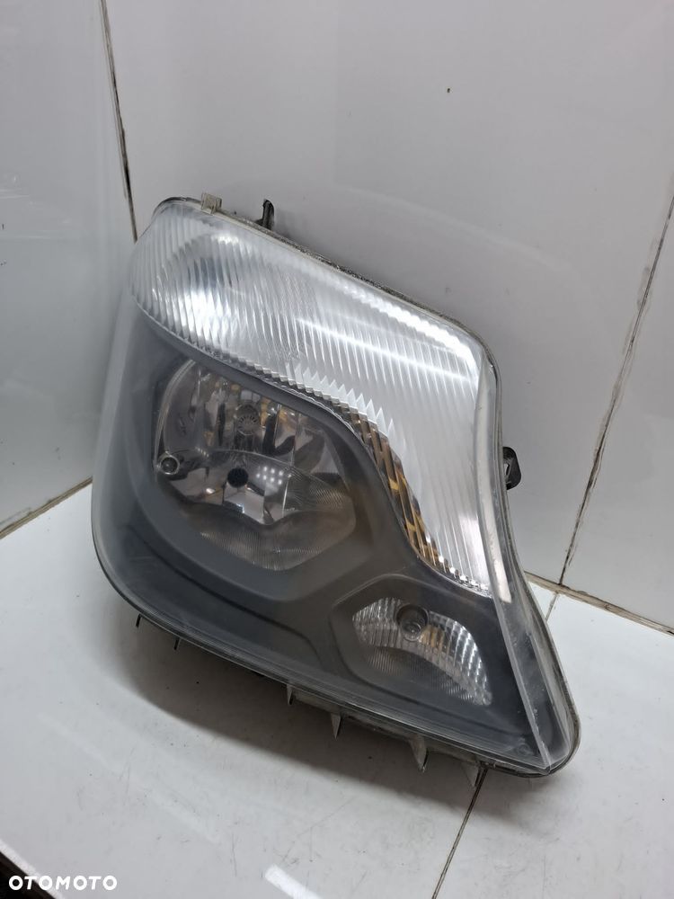 LAMPA PRAWA PRZEDNIA PRZÓD MERCEDES W906 LIFT ZWYKŁA H7 A9068202461 - 4