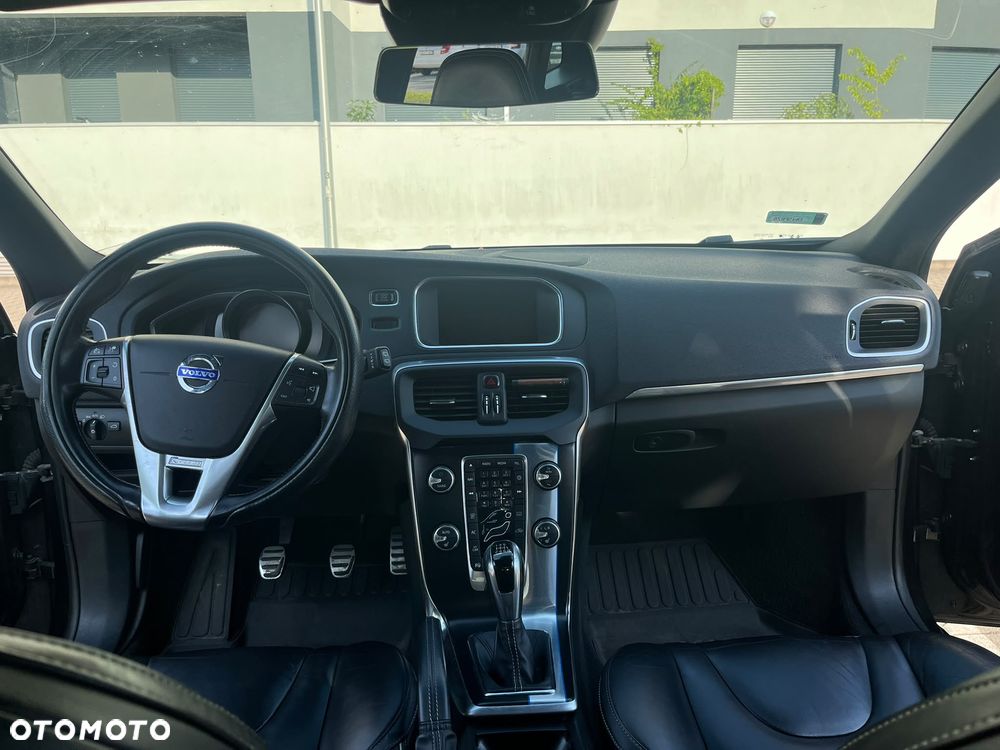 Volvo V40 D4 Drive-E R-Design Momentum - 17