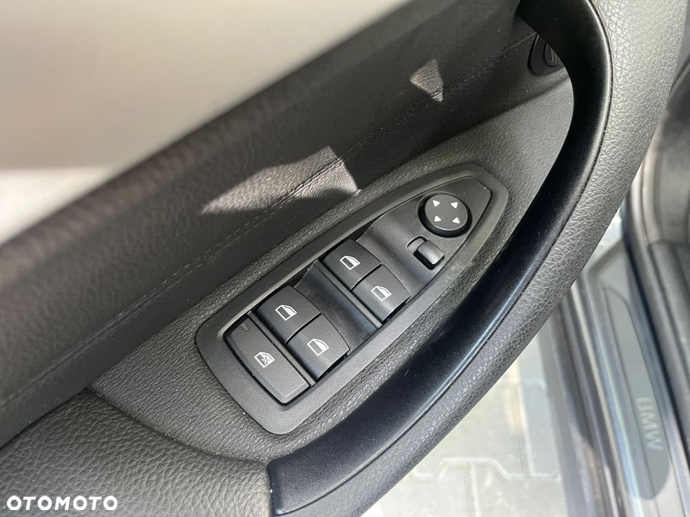 BMW X1 sDrive20i Sport Line sport - 17
