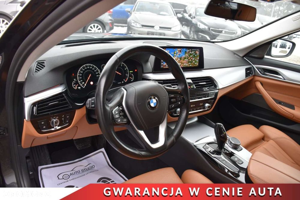 BMW Seria 5 520d xDrive Luxury Line sport - 9