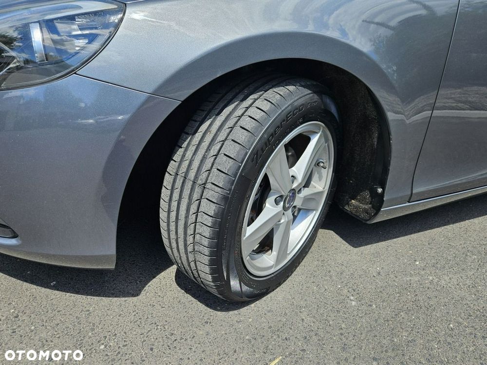 Volvo V40 D2 Momentum - 20