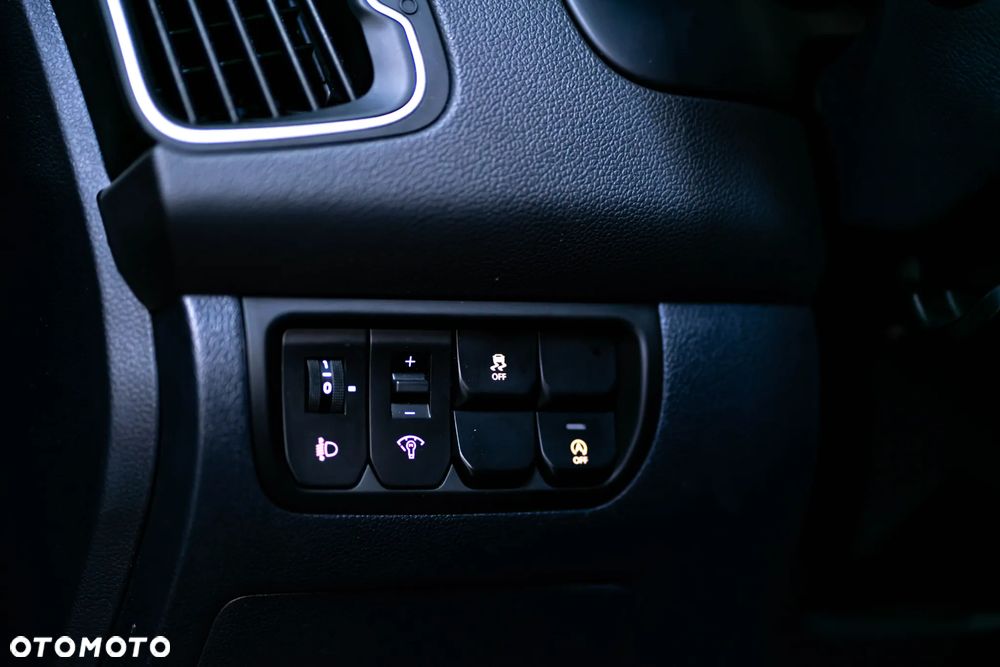 Kia Rio - 10