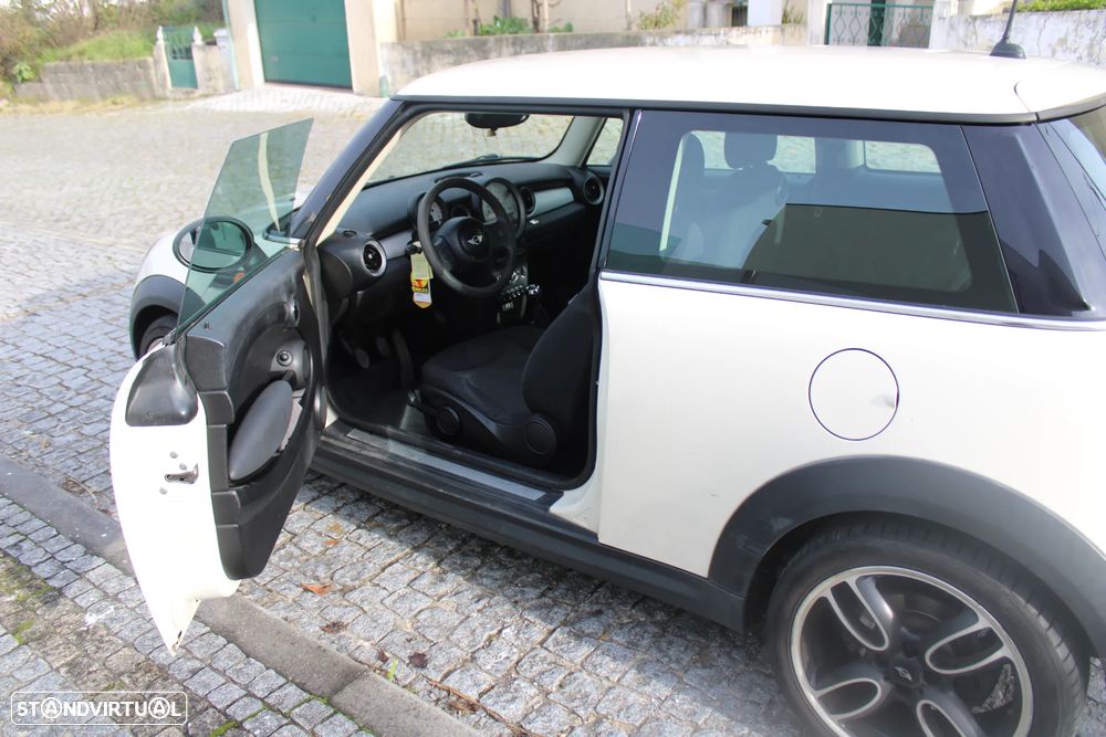 MINI 3 Portas One D - 10