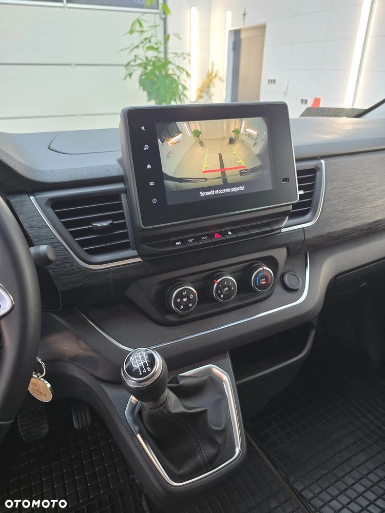Renault Trafic - 23