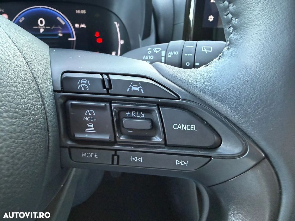 Toyota Yaris Cross 1.5 VVT-i HSD 4x2 Dynamic - 24