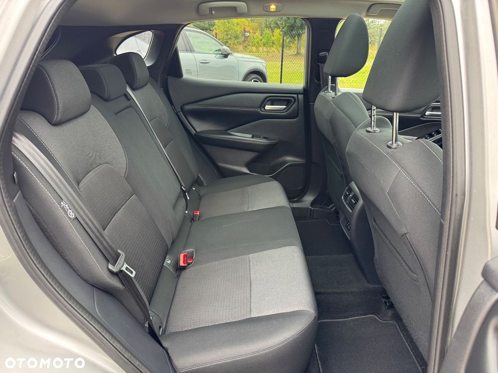 Nissan Qashqai 1.3 DIG-T N-Connecta DCT - 21