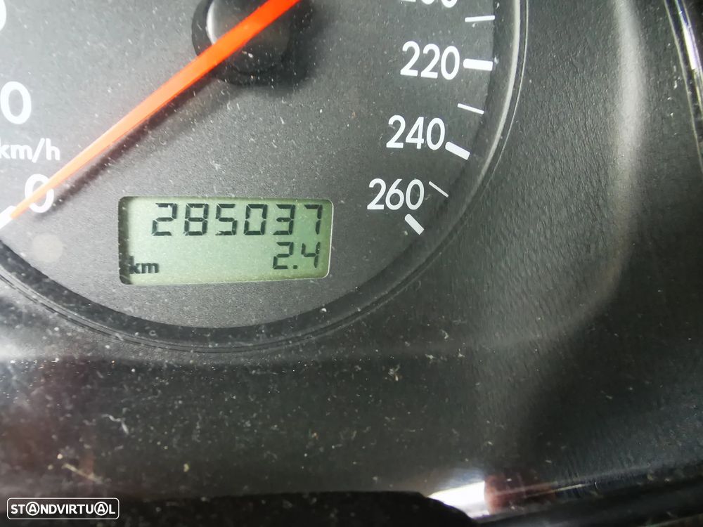 VW Passat 1.9 TDi Confortline - 10