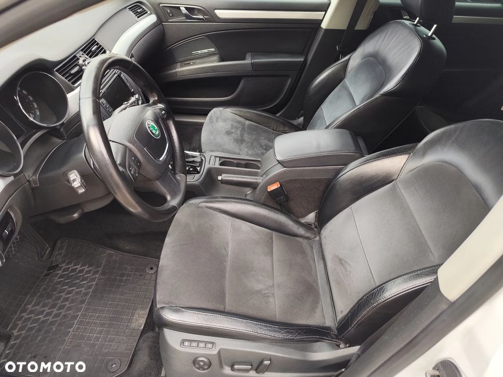 Skoda Superb 2.0 TDI Elegance DSG - 35