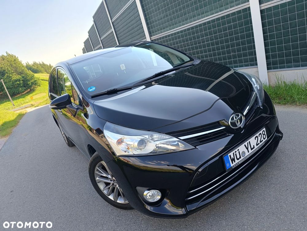 Toyota Verso 1.6 Premium - 16