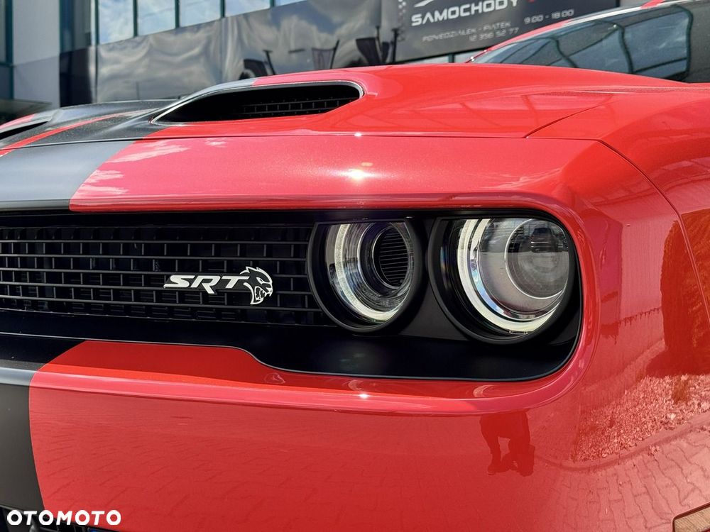 Dodge Challenger - 10