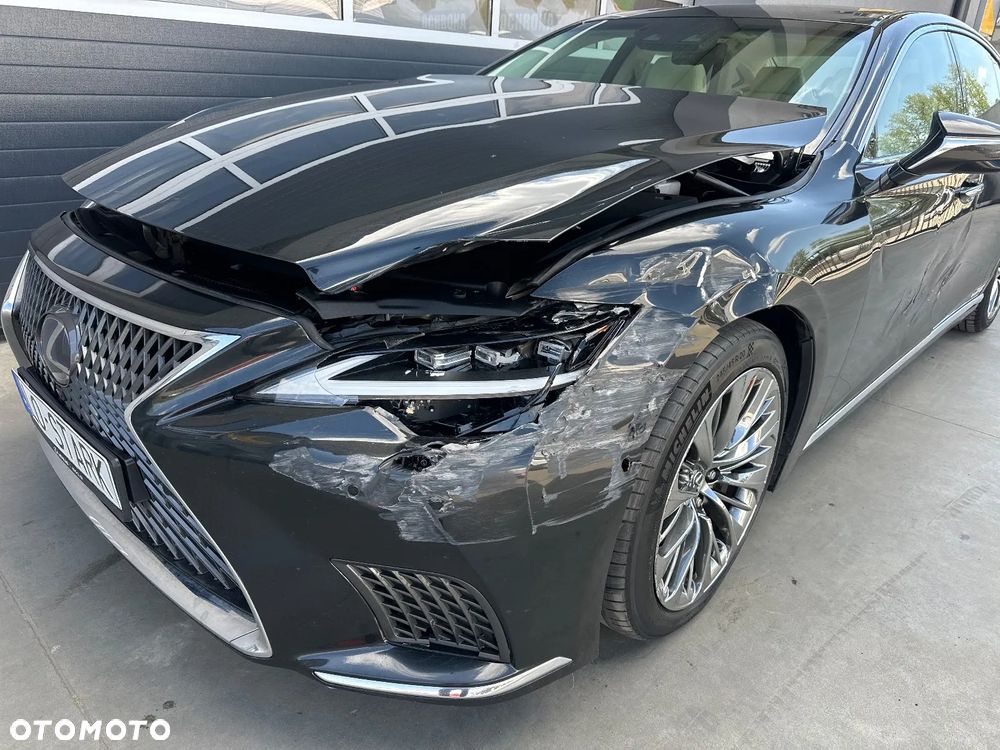 Lexus LS - 21
