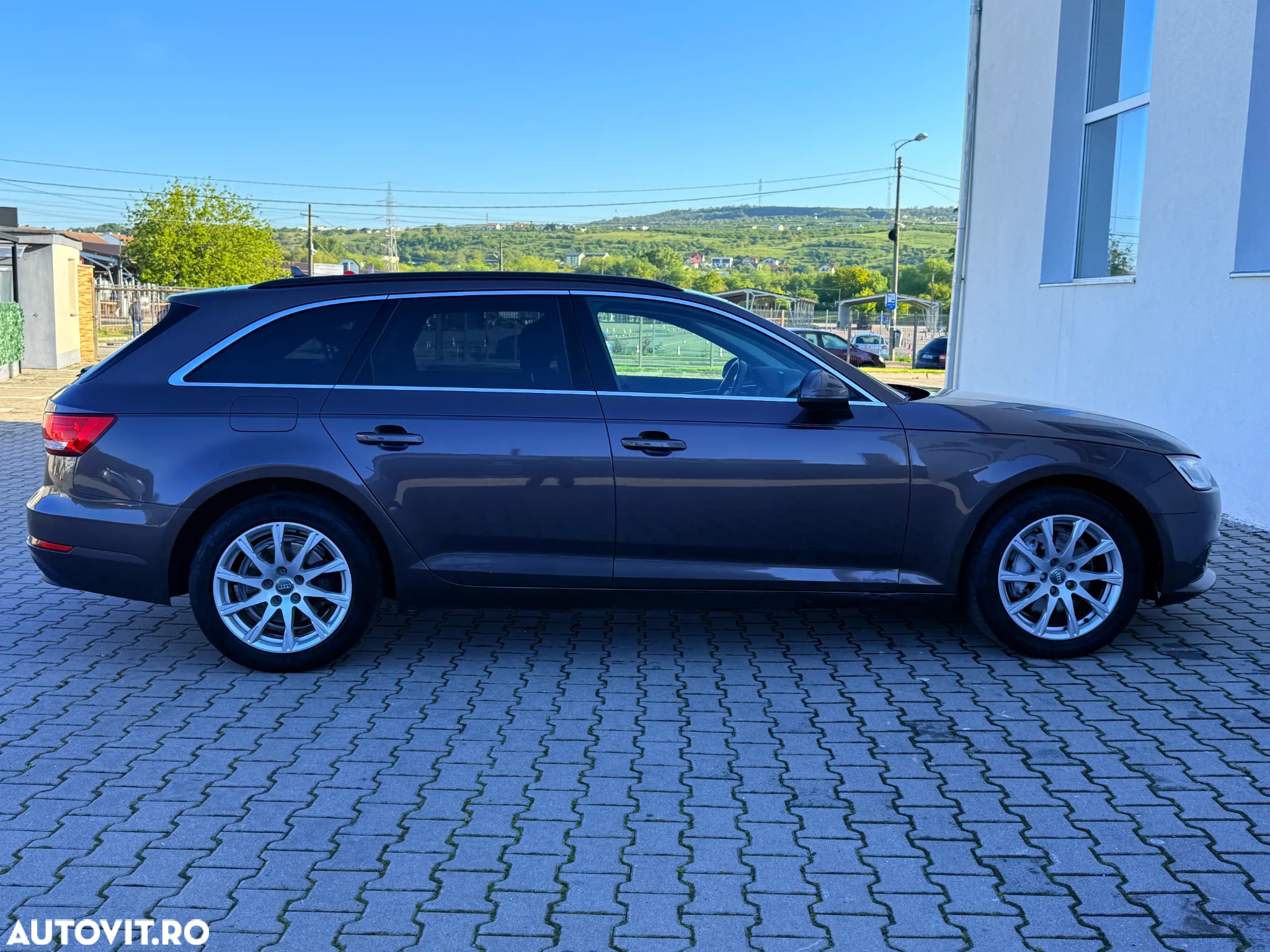 Audi A4 Avant 2.0 TDI S tronic quattro - 10