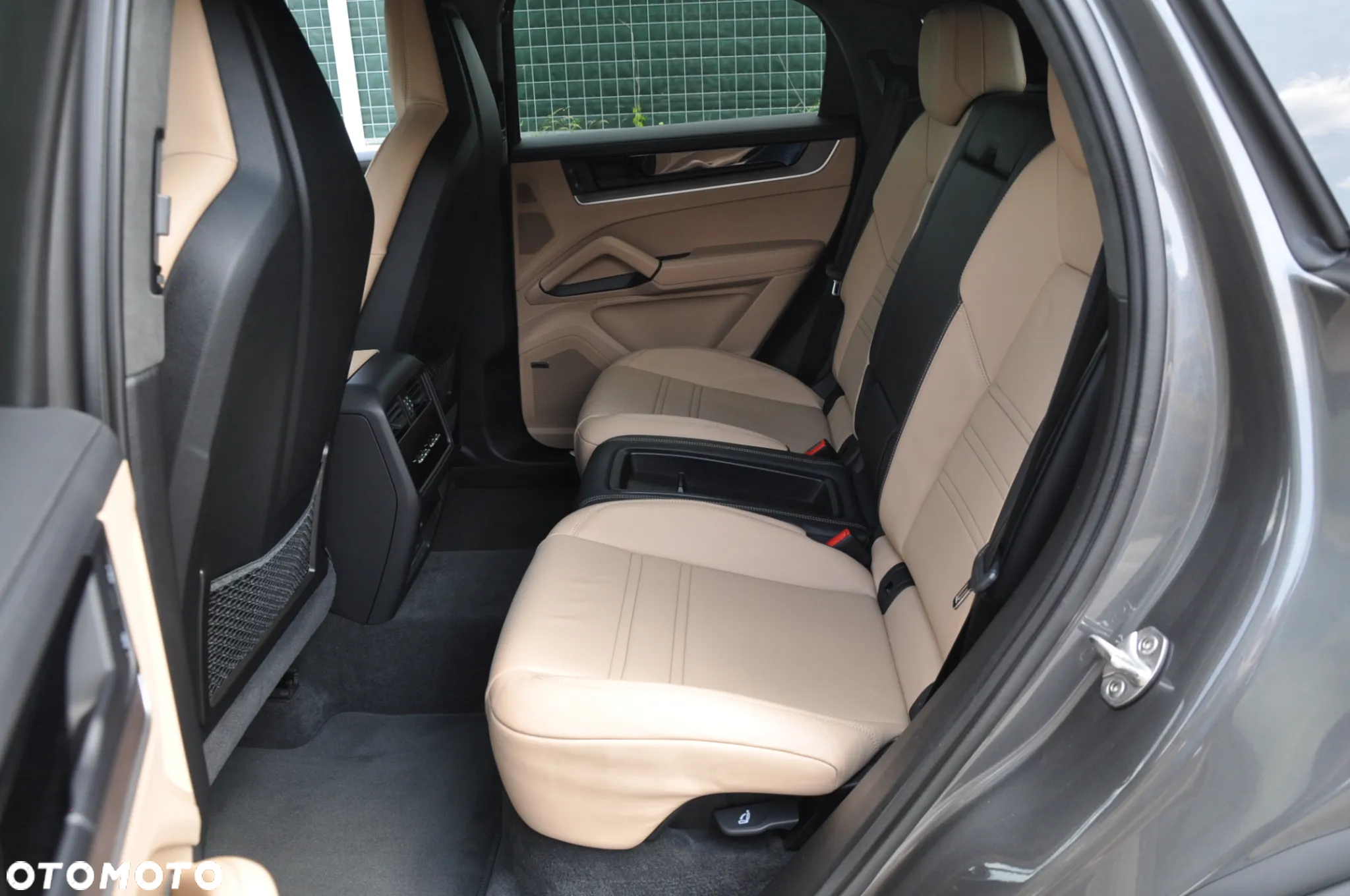 Porsche Cayenne Coupe E-Hybrid PHEV - 34