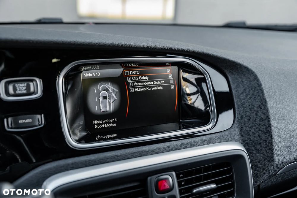 Volvo V40 T4 R Design - 28