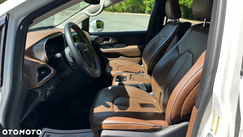 Chrysler Pacifica - 10